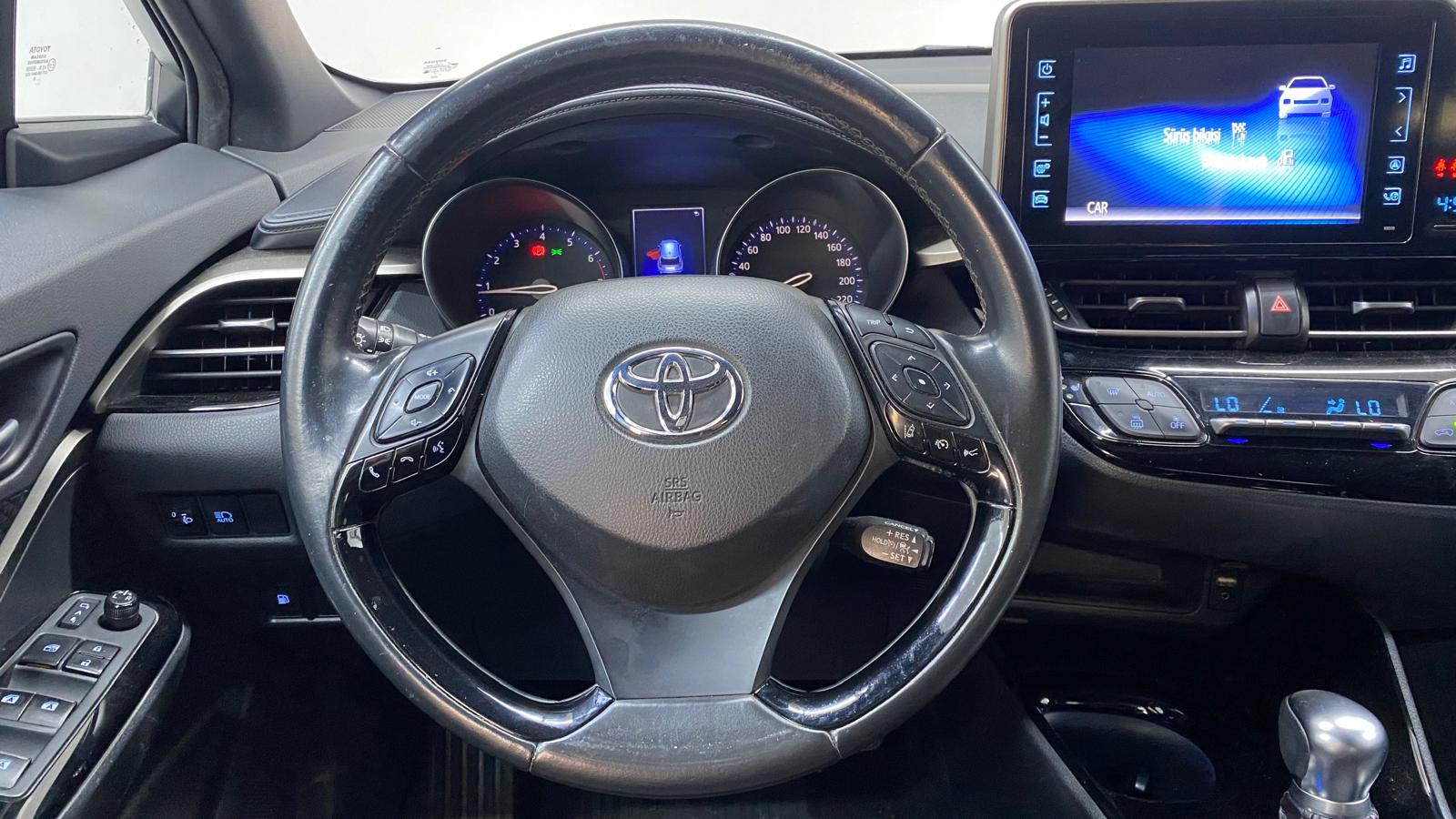 TOYOTA C-HR 15